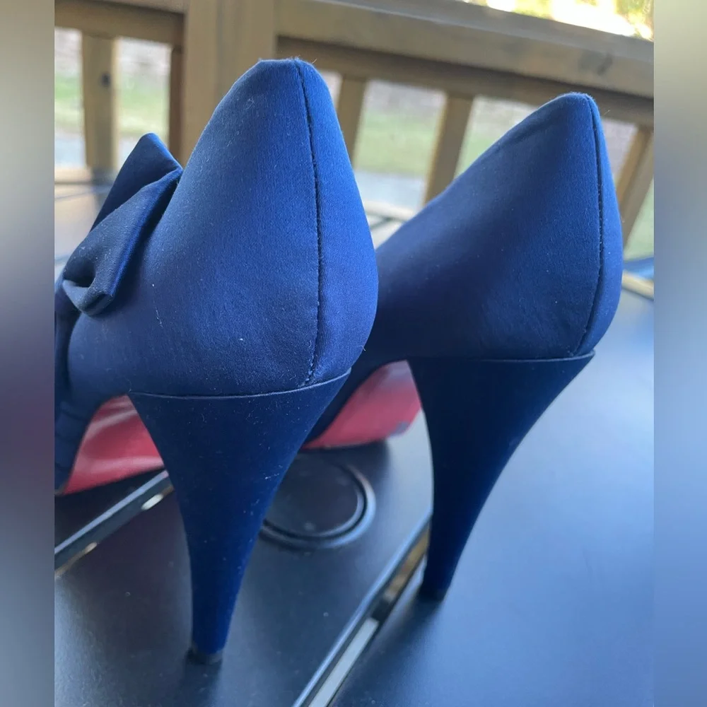 Paris Hilton Navy Peep Toe Heels‎